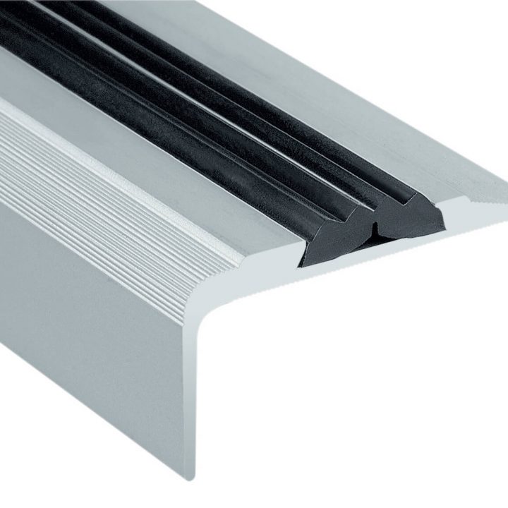 Stepenišni alu profil 43-23 mm sa umetkom